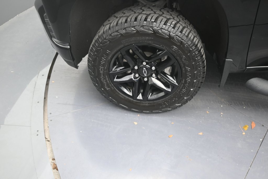 Used 2021 Chevrolet Silverado 1500 LT Trail Boss w/ Convenience Package II AWD/4WD image 9