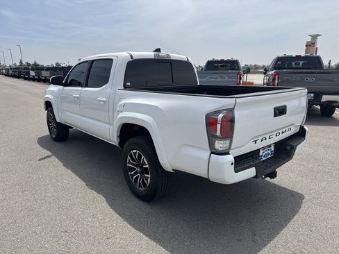 Used 2023 Toyota Tacoma TRD Sport w/ Technology Package RWD image 4