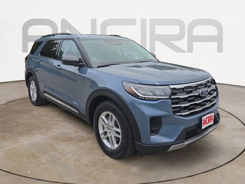 Used 2025 Ford Explorer Active image 4