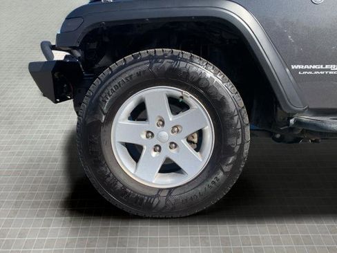 Used 2018 Jeep Wrangler Unlimited Sport S image 48