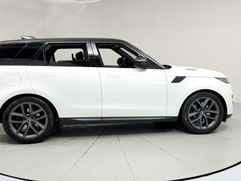 Used 2025 Land Rover Range Rover Sport SE image 6