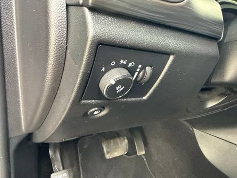 Used 2020 Jeep Grand Cherokee Laredo AWD/4WD image 22