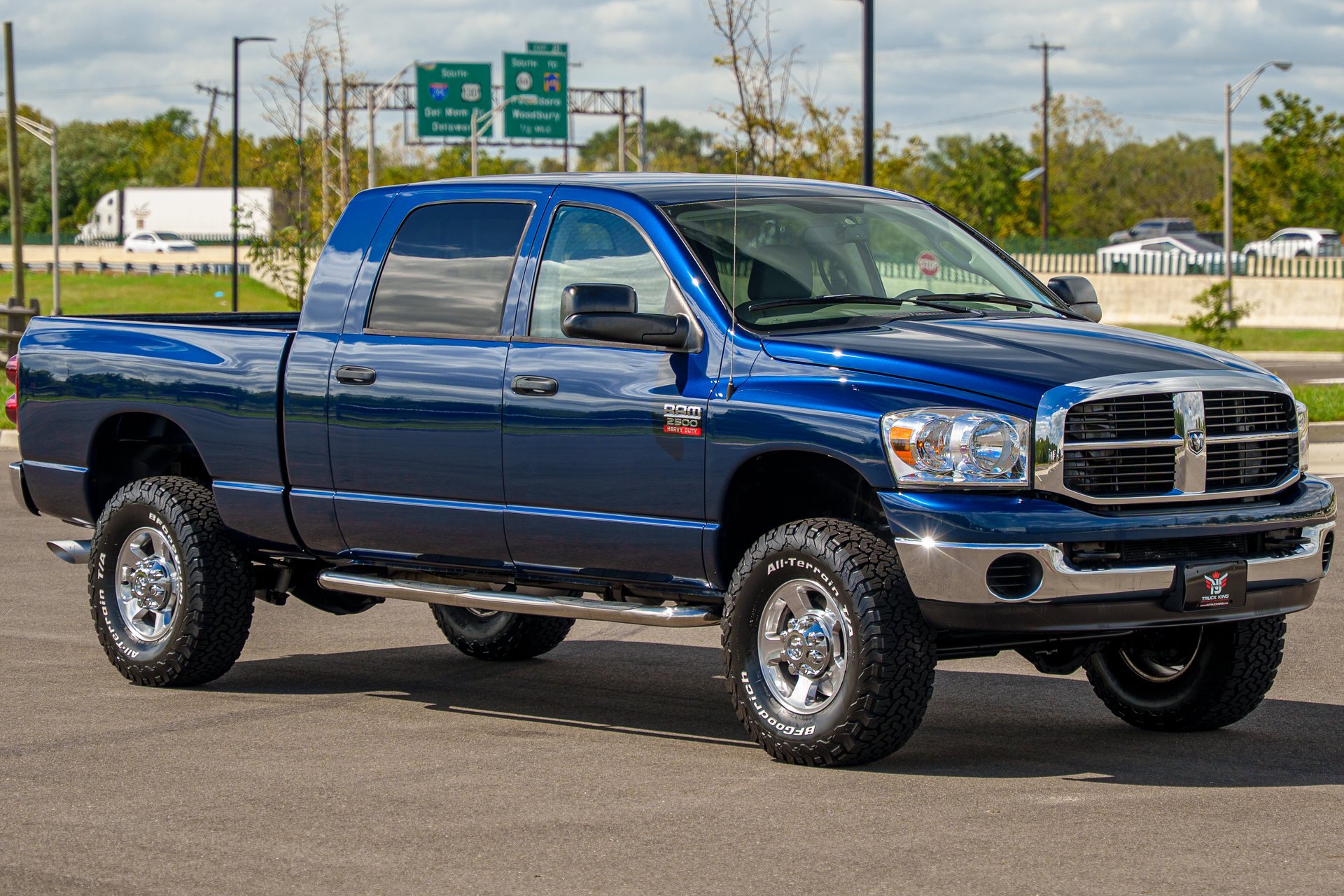Used 2009 Dodge Ram 2500 Truck SLT w/ Popular Equipment Group AWD/4WD image 2