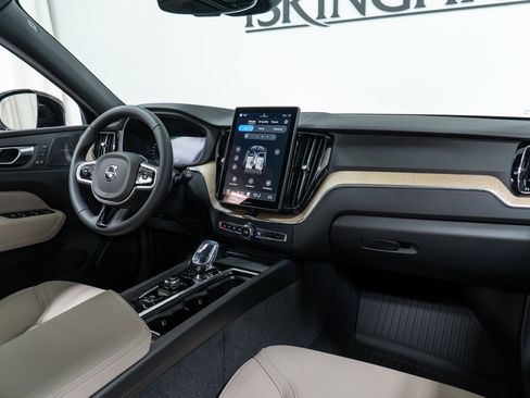 New 2026 Volvo XC60 B5 Plus w/ Climate Package image 14