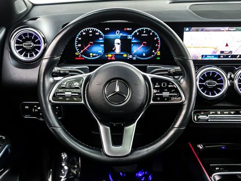 Used 2023 Mercedes-Benz GLB 250 image 19