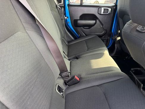 Used 2022 Jeep Gladiator Sport AWD/4WD image 8