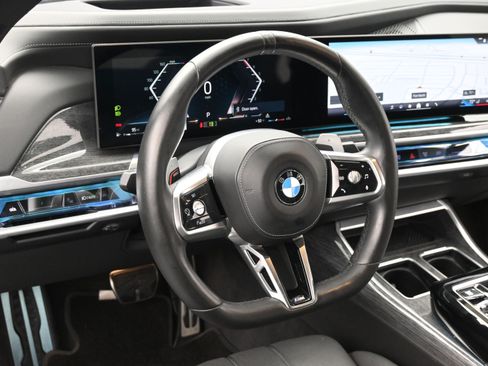 Used 2023 BMW 760i xDrive w/ Executive Package AWD/4WD image 13