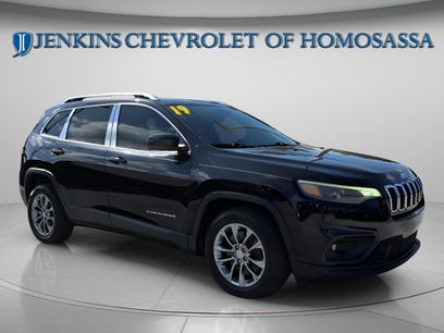 Used 2019 Jeep Cherokee Latitude Plus w/ Comfort/Convenience Group