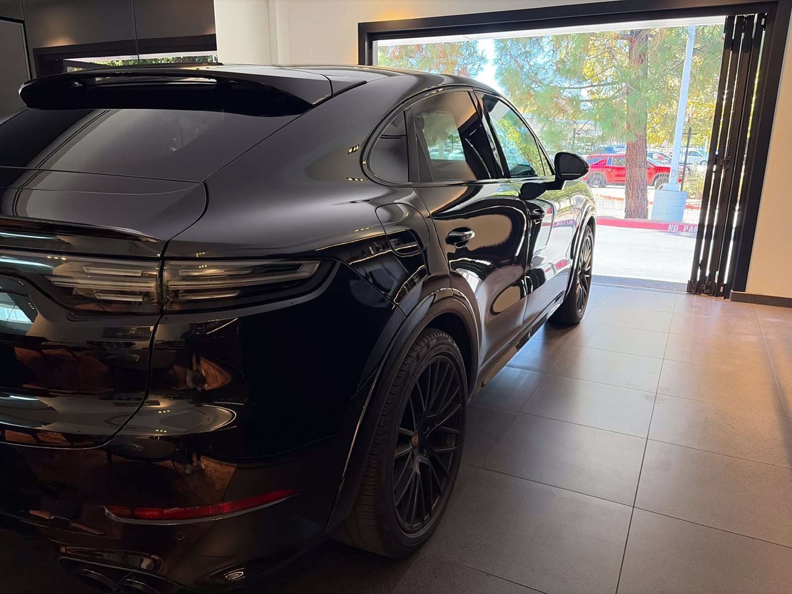 Used 2023 Porsche Cayenne GTS AWD/4WD image 5