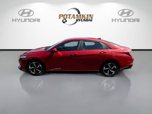 Used 2023 Hyundai Elantra SEL w/ Convenience Package FWD image 8