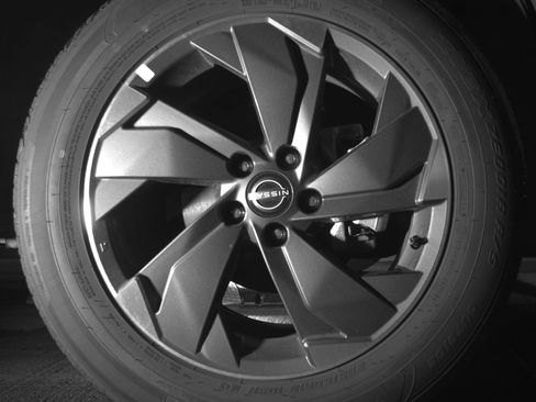 Used 2025 Nissan Rogue SV image 13