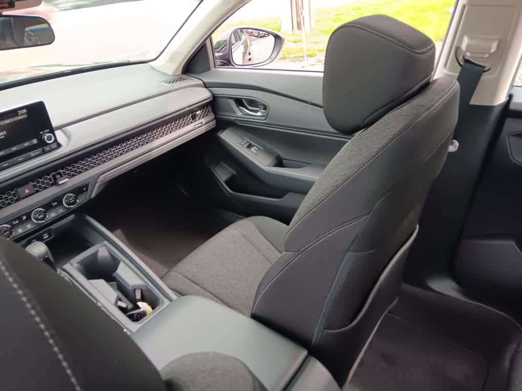 Used 2023 Honda Accord EX image 13