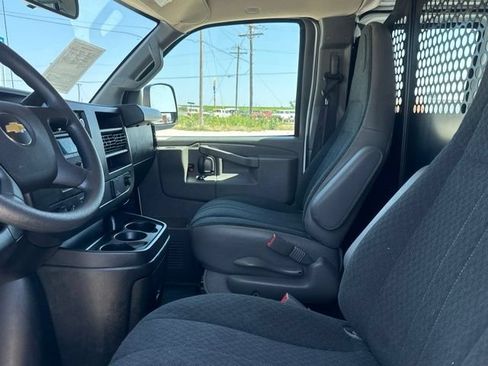 Used 2025 Chevrolet Express 2500 w/ Driver Convenience Package RWD image 2