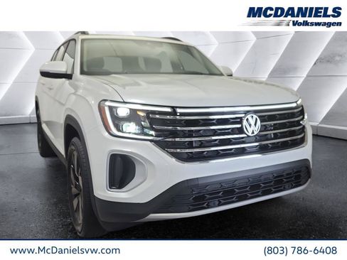 New 2026 Volkswagen Atlas SE FWD image 1