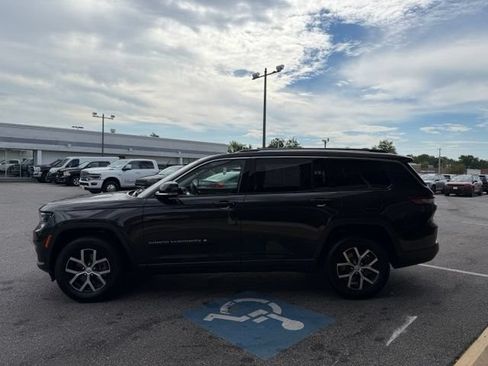 Used 2023 Jeep Grand Cherokee L Limited w/ Luxury Tech Group II AWD/4WD image 22