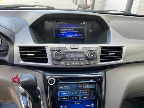 Used 2014 Honda Odyssey Touring Elite image 23