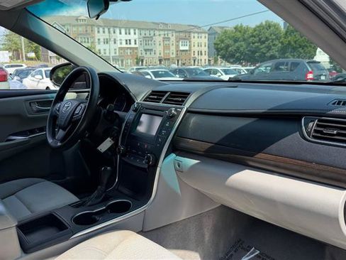 Used 2016 Toyota Camry LE FWD image 13