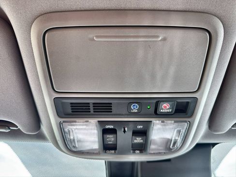 Used 2019 Honda Pilot Touring image 24