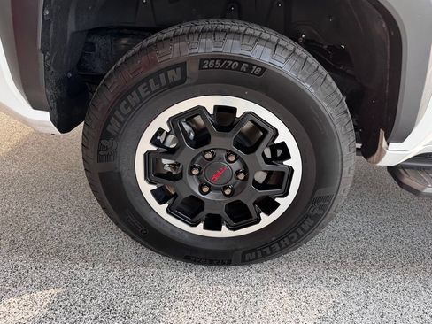 Certified 2025 Toyota 4Runner TRD Off-Road AWD/4WD image 14