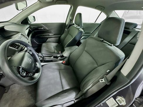 Used 2017 Honda Accord LX image 13