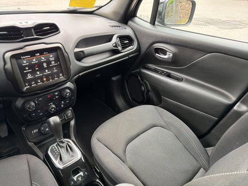 Used 2022 Jeep Renegade Altitude w/ Convenience Group AWD/4WD image 22