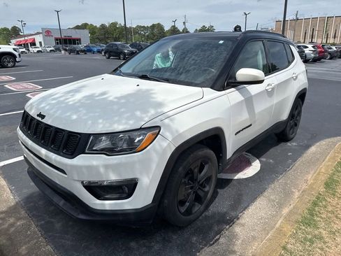 Used 2019 Jeep Compass Altitude image 1