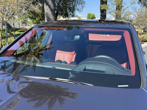 Used 2018 Bentley Bentayga AWD/4WD image 21