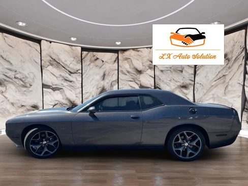 Used 2016 Dodge Challenger R/T RWD image 21