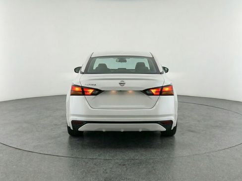 Used 2025 Nissan Altima 2.5 SV image 7