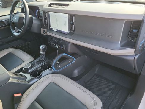 Used 2024 Ford Bronco Wildtrak image 30