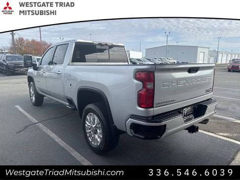 Used 2020 Chevrolet Silverado 2500 High Country w/ Technology Package image 10