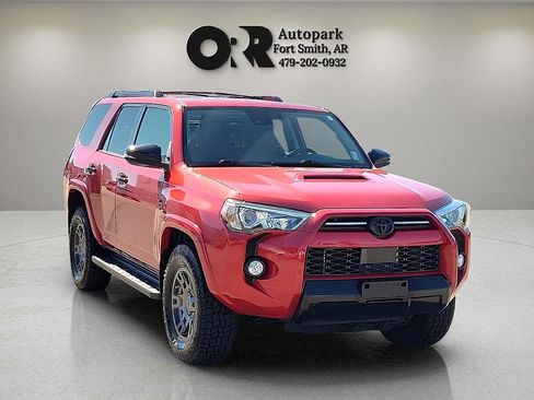 Used 2020 Toyota 4Runner Venture w/ Moonroof Package AWD/4WD image 1