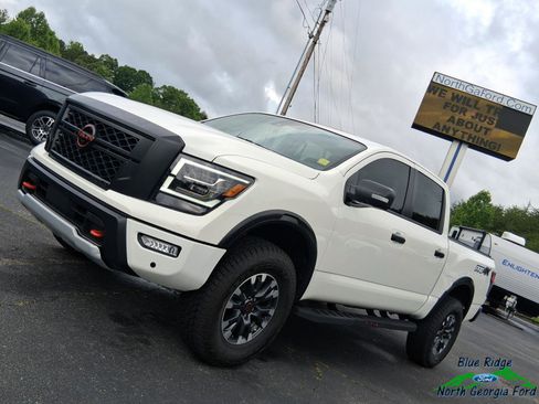 Used 2024 Nissan Titan PRO-4X w/ Pro-4x Convenience Package AWD/4WD image 27