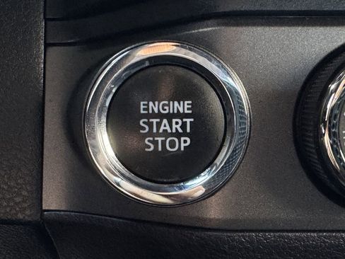 Used 2019 Toyota Tacoma TRD Off-Road AWD/4WD image 21