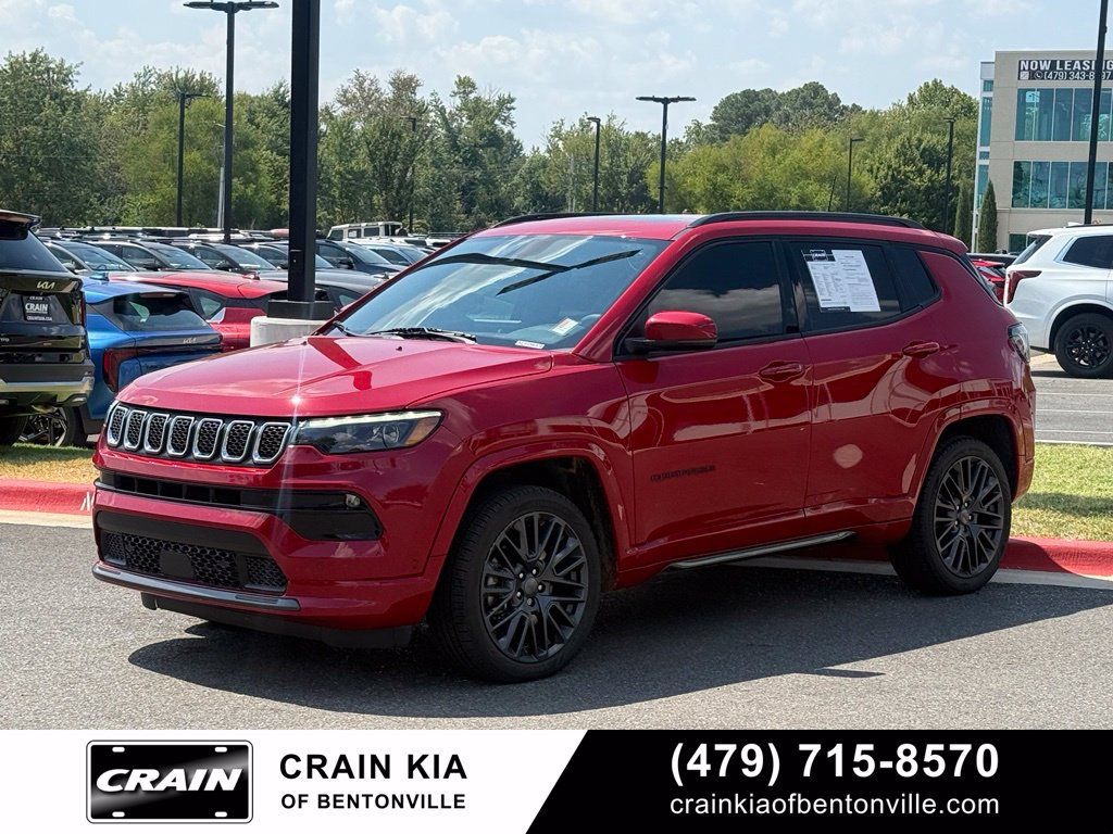 Used 2024 Jeep Compass Limited AWD/4WD image 3