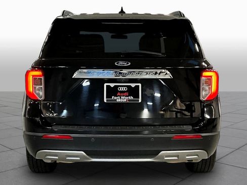 Used 2021 Ford Explorer XLT w/ Equipment Group 202A RWD image 5