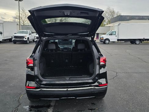 Used 2023 Chevrolet Equinox RS w/ LPO, Floor Liner Package FWD image 7