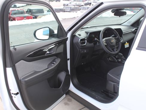 New 2026 Chevrolet TrailBlazer LS image 8