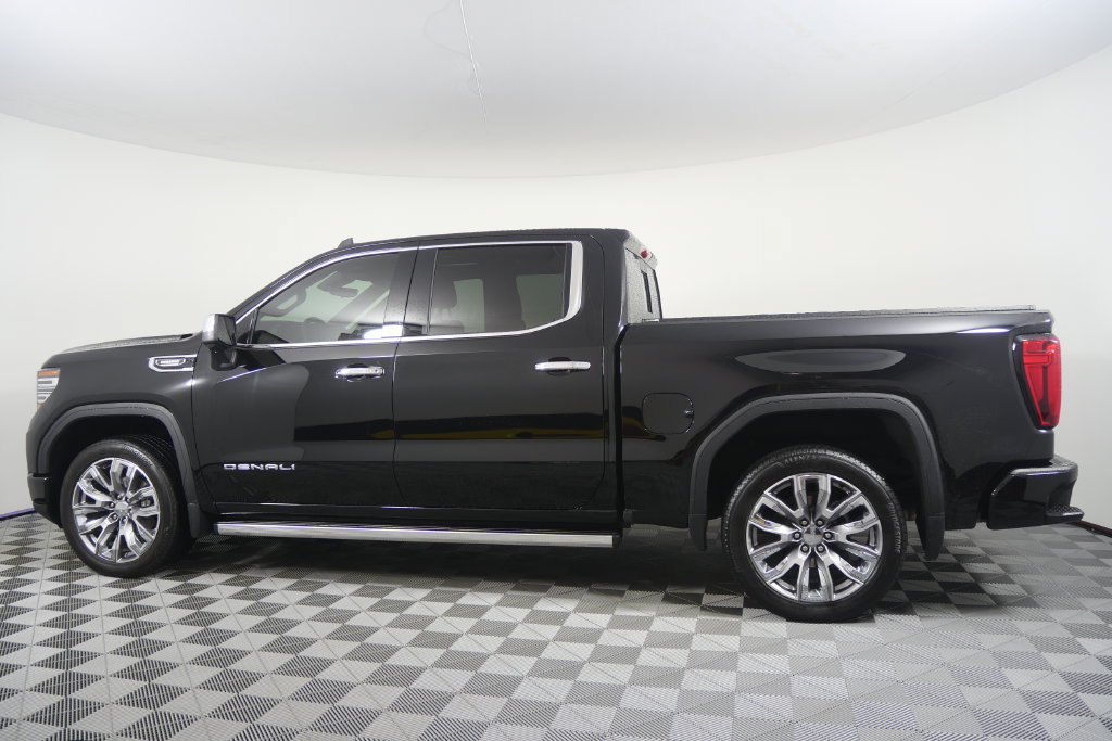 Used 2025 GMC Sierra 1500 Denali AWD/4WD image 8