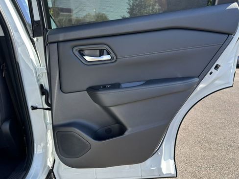 New 2025 Nissan Rogue SL w/ Tech Package image 28