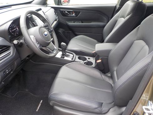 Used 2025 Subaru Forester Limited image 18