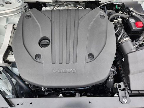 New 2026 Volvo XC60 B5 Ultra w/ Climate Package image 19