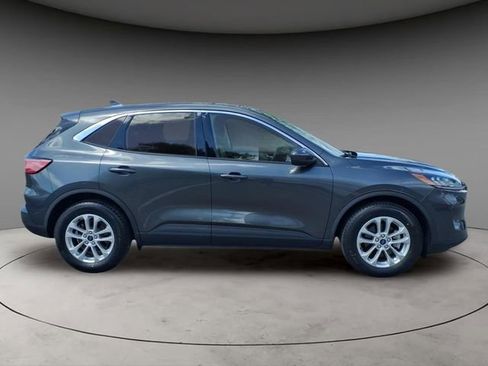 Used 2020 Ford Escape SE image 10