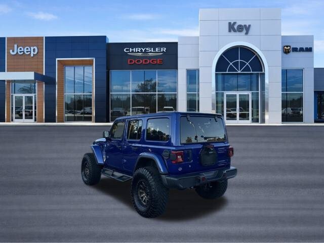 Used 2018 Jeep Wrangler Unlimited Sahara w/ Dual Top Group AWD/4WD image 3