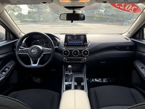 Used 2025 Nissan Sentra SV FWD image 31