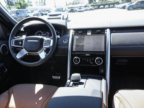 New 2026 Land Rover Discovery Dynamic SE AWD/4WD image 23