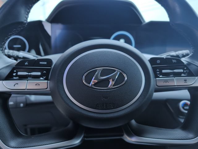 Used 2023 Hyundai Elantra SEL w/ Convenience Package FWD image 15
