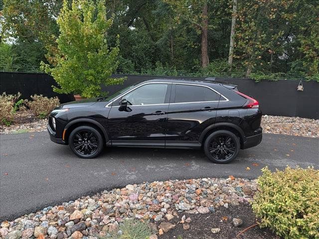Used 2022 Mitsubishi Eclipse Cross LE FWD image 2