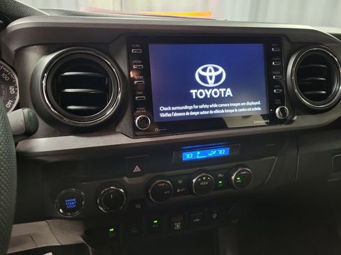 Used 2022 Toyota Tacoma TRD Sport image 15