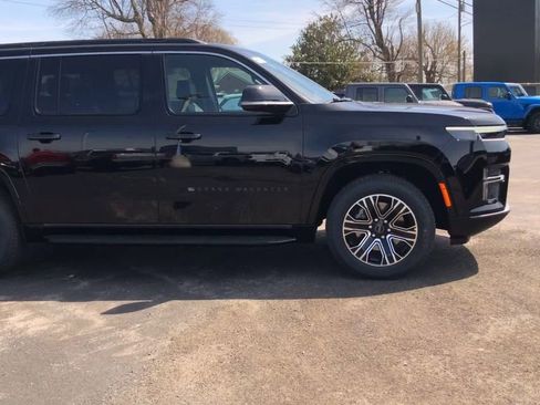 New 2026 Jeep Grand Wagoneer L 4WD image 9